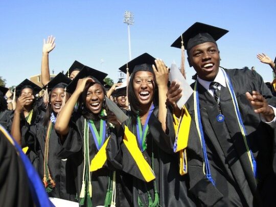 https://icitoyennes.org/site/wp-content/uploads/2024/09/diplomes-africains-540x405.jpg